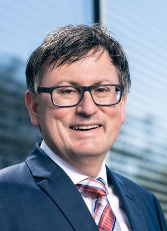 Mag. Bernhard Schwarz